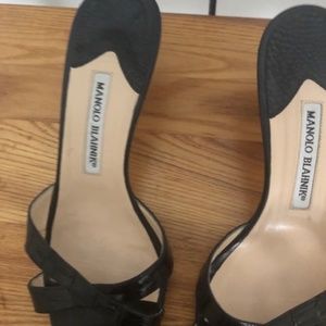 MANOLO BLAHNIK OPEN BACK, OPEN TOE SLIP ON SANDALS